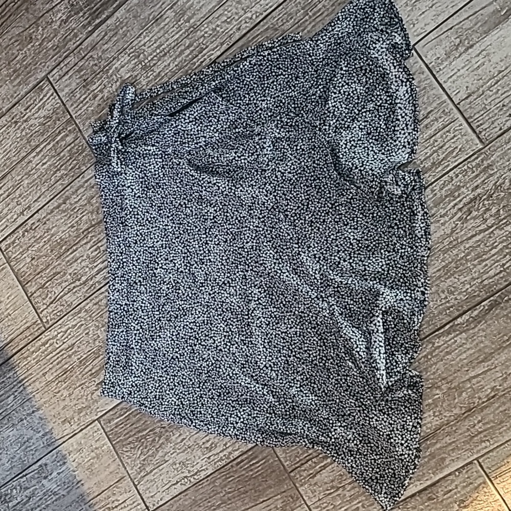LOFT flippy skirt